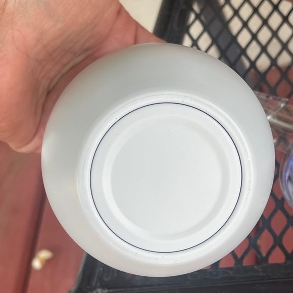 White Stainless Steel Tumbler with Straw - Picture 11 of 13